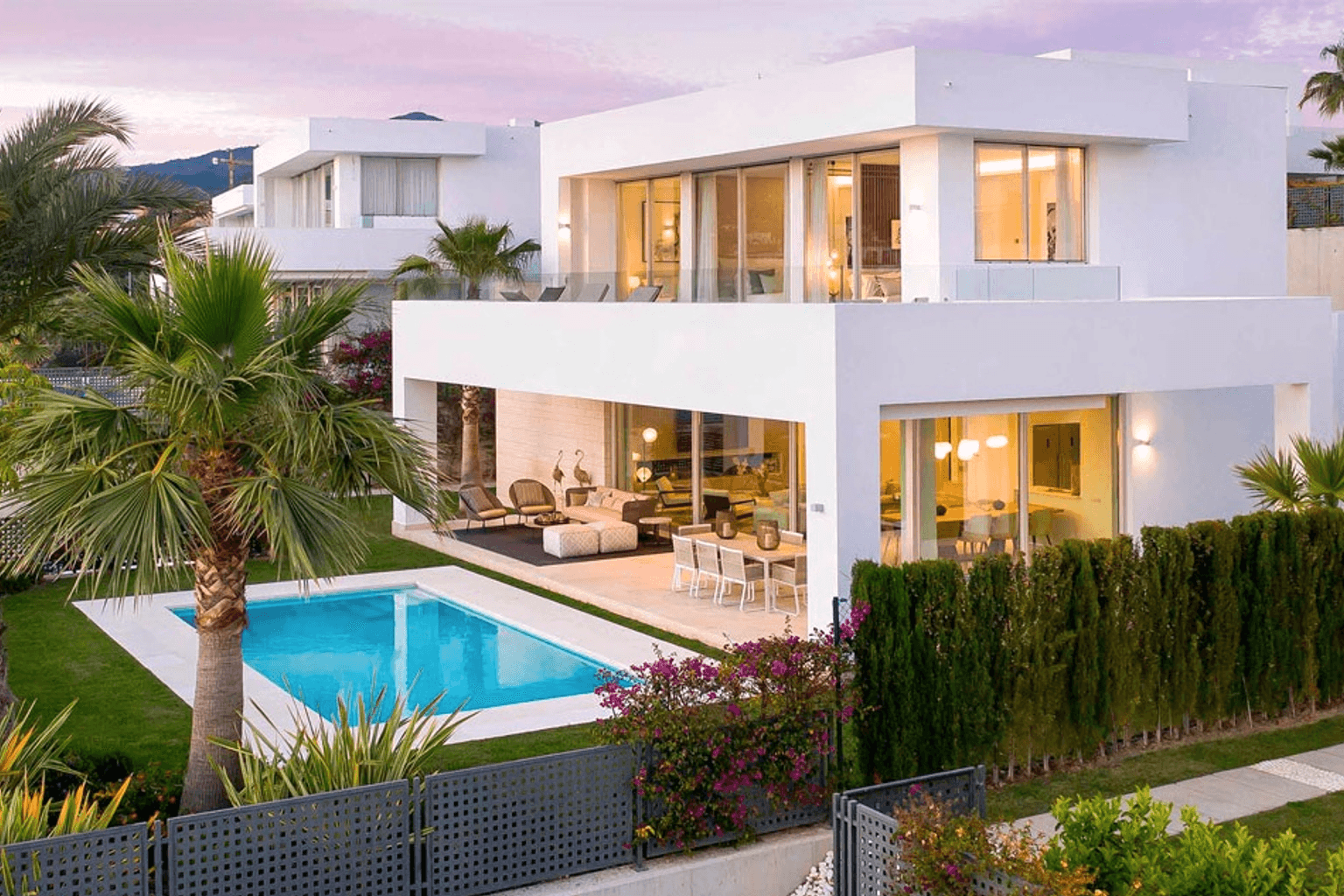 House 5-6 bedrooms 3-5 bathrooms in Marbella, Spain