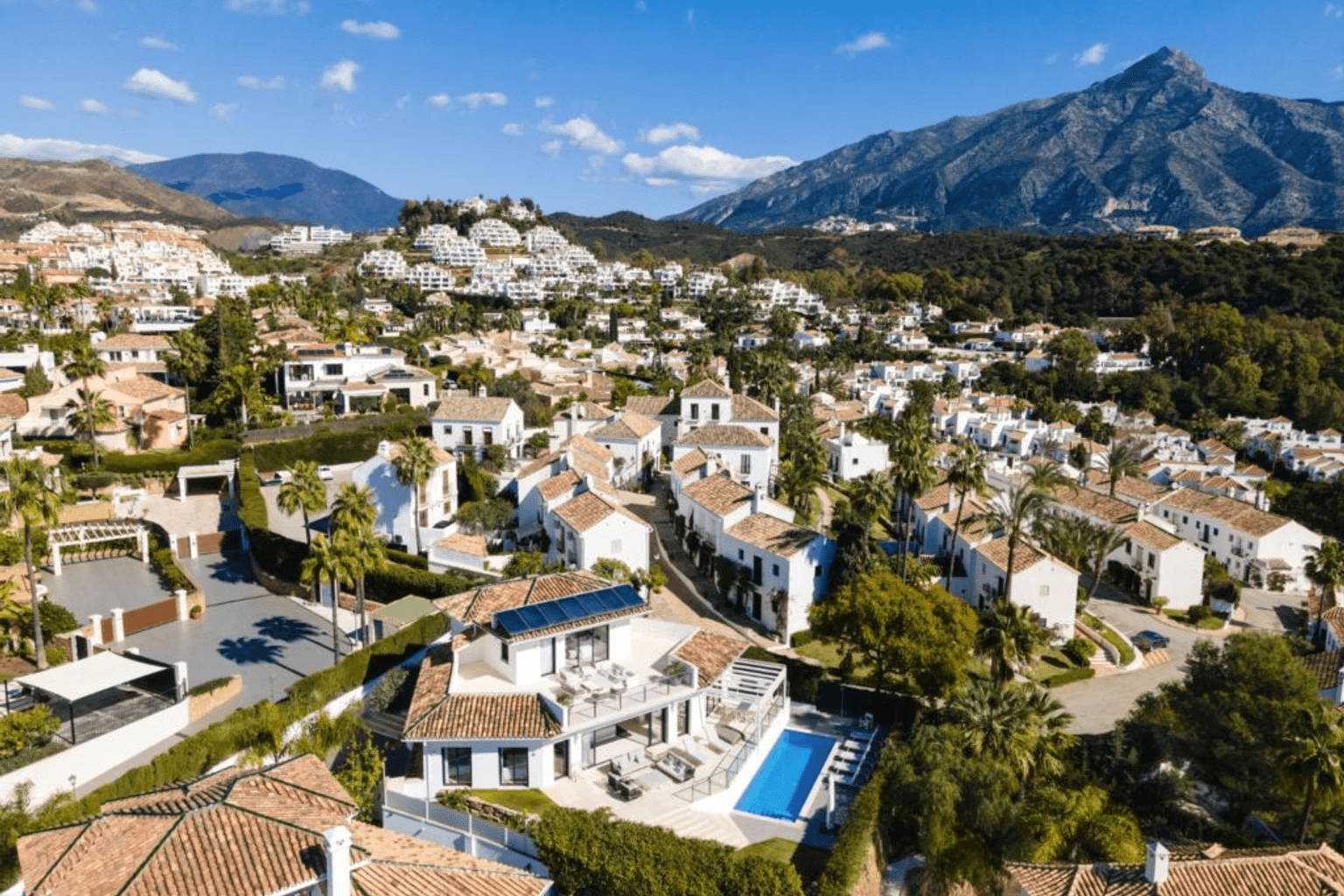 Nueva Andalucía expansions