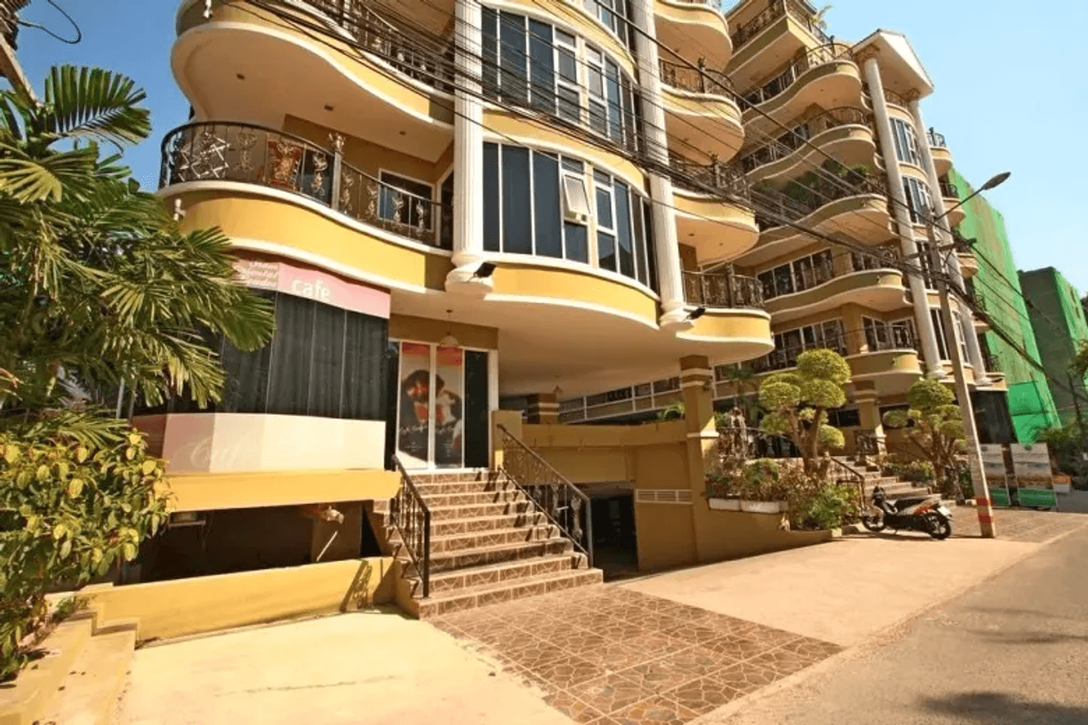 Apartment 2-200 bedrooms 1-2 bathrooms in Pattaya, Thailand