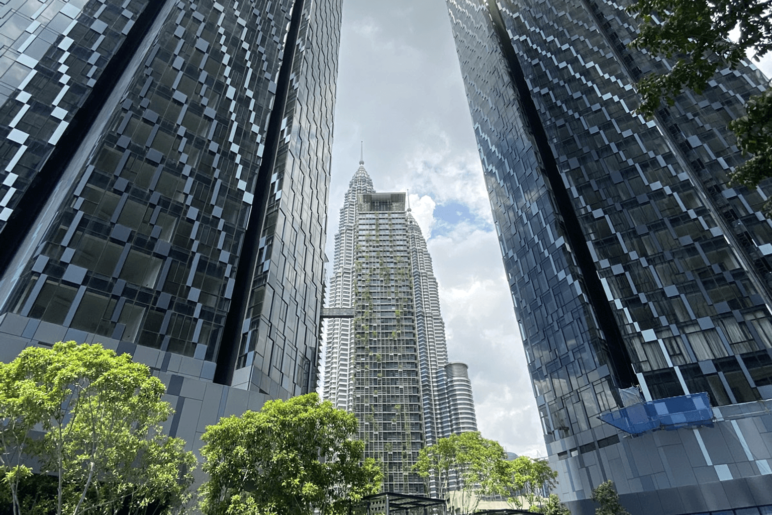 Apartment 1-4 bedrooms 1-4 bathrooms in Kuala Lumpur, Malaysia