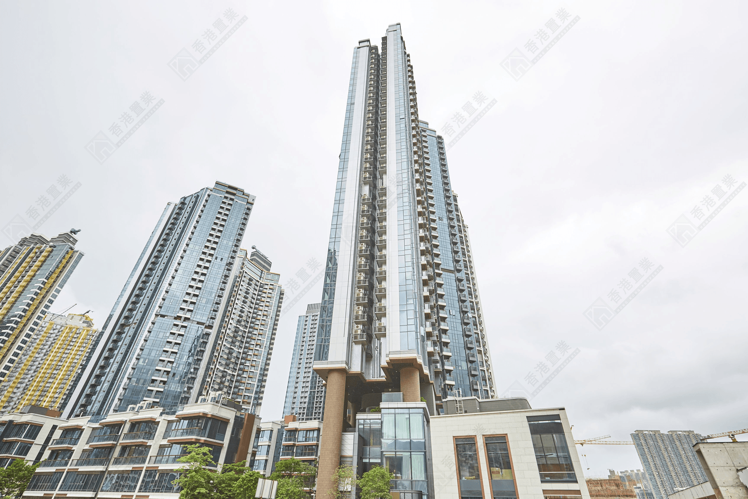 Apartment 3-4 bedrooms 1-2 bathrooms in Hong Kong, SAR