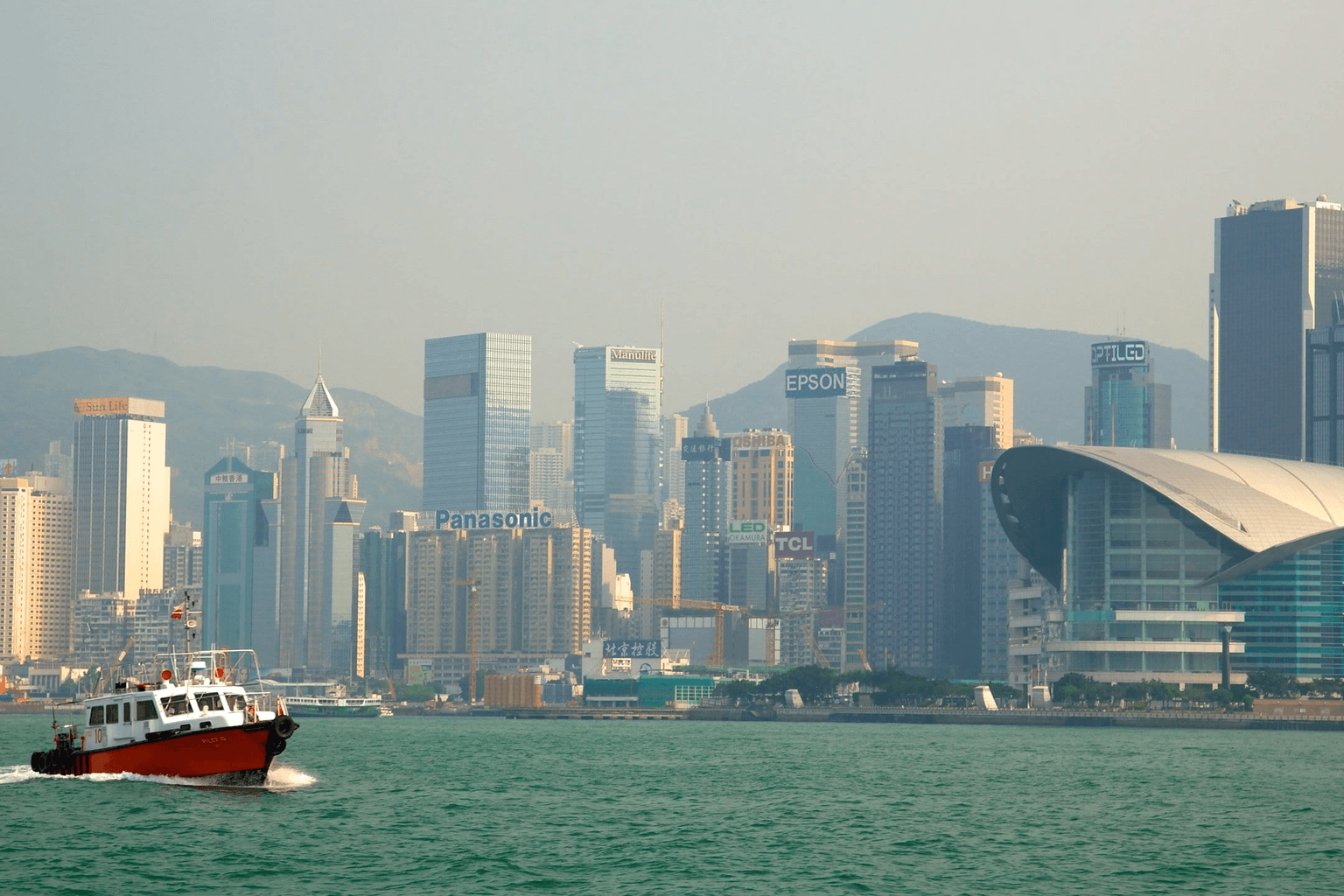 Apartment 1-4 bedrooms 1-3 bathrooms in Hong Kong, SAR